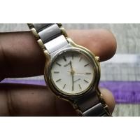 ราคา นาฬิกา Vintage มือสองญี่ปุ่น Seiko Exceline 3F31 0C00 Integrated Bracelet ผู้หญิง ระบบ Quartz ทรงกลม 25mm ใช้งานได้ปกติ (29668153989)