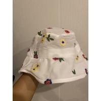 ราคา หมวกมือสอง ทรง bucket,beret ลายดอกไม้ สีเหลือง สีม่วง (20458490268)