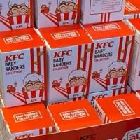 ราคา KFC Baby Sanders ตุ๊กตาผู้พัน Art Toy ผู้พัน (26491313147)