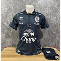 ราคา เสื้อฟุตบอลสไตล์ทีมชาติไทย สีเทาเข้ม มาพร้อมกระเป๋าเก็บ สำหรับสะสมหรือสวมใส่ (52050801966)