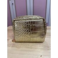 ราคา กระเป๋าเครื่องสำอางค์ Benefit (15464892919)