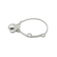 ราคา DSP สร้อยข้อมือเงินชาร์มกระดิ่งตอกลาย ขีดขาว เงินแท้ 92.5% : DSP 925 Sterling Silver Bell charm Bracelet [CS0098-1] (12351048236)