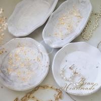 ราคา จานปูนลายหินอ่อน วงกลม-วงรี ขอบคลื่น (ใส่ทอง/ไม่ทอง) ถาดวางของ จานรองเครื่องประดับ ของตกแต่งบ้าน พร็อพถ่ายรูป จานปูนรอง (23020895586)