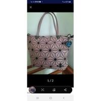 ราคา ส่งต่อกระเป๋าCoco london ทรงช้อปปิ้งใบใหญ่(มือ1)แถมกระเป๋าตังสีรุ้ง1ใบ (11587748341)