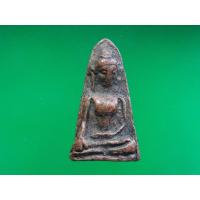 ราคา พระผงสุพรรณ พิมพ์หน้าแก่ กรุวัดพระศรีฯ เนื้อดินเผา ทายางไม้ หลังรอยนิ้ว ขนาด 1.5x2.8 ซม.(30169) (51904063411)