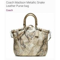 ราคา Coach limited edition รุ่นหนังงูเลื่อมๆ (25714997754)
