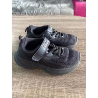 ราคา Diadora รองเท้าสีดําเต็มตัวสําหรับเด็กอนุบาลรัก ยังดี (57951302040)