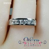 ราคา แหวนเพชรทรงปริ๊นเซสคัทเรียงแถวขนาดเพชรเม็ดละ 10 ตัง เพชรเลียนแบบเพชรแท้ ทำจาก เพชร CZ, Cubic Zirconia หรือ เพชรโคลนนิ่ง (10601400094)