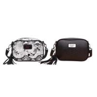 ราคา ส่งฟรี พร้อมส่งสีขาวลายงู Victoria’s secret ของแท้ จากoutlet shop กระเป๋า cross body ใบเล็กน่ารัก (1559918531)