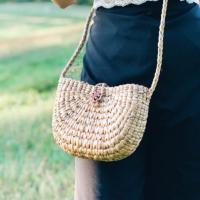 ราคา กระเป๋าสาน ผักตบชวา ทรงแตงโม By CHOM (728878031)