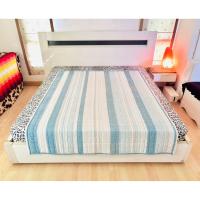 ราคา ผ้าปูรองนอน/รองกันเปื้อน/รองโซฟา ขนาด 5ฟุต เอิร์ธโทนสีฟ้าขาวลายทาง (สภาพใหม่) มือสองสภาพดี สินค้าญี่ปุ่น-เกาหลีแท้ (58000965480)