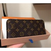 ราคา Used LV wallet แท้100% มาพร้อมกล่อง (1546993574)