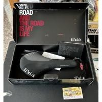 ราคา อานจักรยาน Fizik Antares R3 Kium - Black,Regular แท้100% (18429960518)