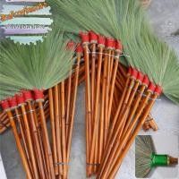 ราคา ไม้กวาดดอกหญ้า 2ด้าม ไม้กวาดพื้น ไม้กวาดด้ามยาว ไม้กวาดด้ามสั้น (23044682045)