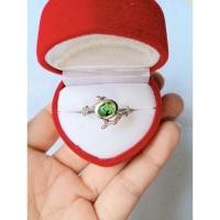 ราคา แหวนพลอยแท้ ทัวร์มาลีนสีเขียวมรกต Green Tourmaline ทรงไข่ เงินแท้92.5% ชุบทองคำขาว ไซส์55 พลอยแท้ธรรมชาติ (28101588424)