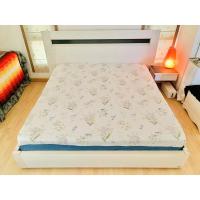 ราคา ผ้าปูที่นอนรัดมุม (แบบหนา) ขนาด 6ฟุต สีขาวลายช่อดอกไม้หลากสี (สภาพใหม่) มือสองสภาพดี สินค้าญี่ปุ่น-เกาหลีแท้ (15867598014)