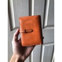 ราคา กระเป๋าสตางค์ Dakota หนังแท้ มือสองของแท้ (28413512987)