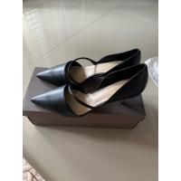 ราคา ร้องเท้าหุ้มส้น Charles&Keith มือสอง (29605607196)