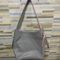 ราคา กระเป๋าสะพายข้าง Pierre Cardin แท้ มือสองสภาพสวย (4517264513)