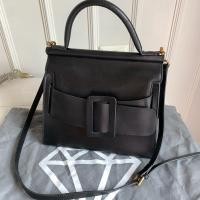 ราคา กระเป๋าทรง boyy karl จากร้าน ig queenofmaterial มือสอง (5244887859)