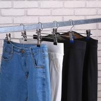 ราคา ไม้แขวนหนีบกางเกง ไม้หนีบเหล็ก ขนาดมาตรฐาน สำหรับหนีบกางเกงยีนส์ No.09 (12368672486)