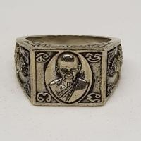 ราคา แหวนหลวงปู่ดู่ วัดสะแก รุ่นเปิดโลกเศรษฐี ปี๕๕ เนื้อเงิน Silver plus สภาพสวยสมบูรณ์ ไม่เคยใช้ เก็บรักษาอย่างดี พร้อมตลับ (1019848750)