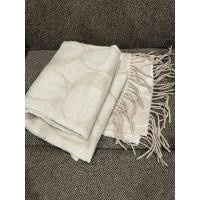 ราคา โละ coach ผ้าพันคอ ของแท้ จากเมกา สีครีม มือ1 ผ้าคลุมไหล่ (22458833786)