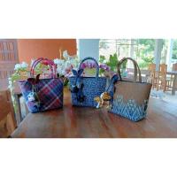 ราคา กระเป๋าผ้าไทยผ้าฝ้าย ผ้ามัดย้อมทอและพิมพ์ลายคละลาย (12930751619)