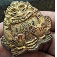 ราคา ราหูกะลาตาเดียว รุ่นแรก ครูบาออ จัดสร้างขึ้นมาจากกะลาตาเดียว ปี 2554 นำมาแกะรูปพระราหูอมจันทร์แบบครูบานันตา สก 3 วาระ (20049431938)