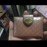 ราคา Gucci Heart Guccissima Wallet ขายจ้าามือสองของจริงน่ารักมาก ขายตามสภาพเลยนะ รุ่นนี้หายากมาก อุปกรณ์ครบจ้ะ (805086780)