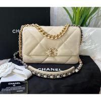 ราคา Used Chanel 19 Size 26 Holo 31 สี Light Beige สภาพสวยๆคร้าา (23428948506)
