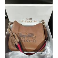 ราคา coach jes hobo สีน้ำตาล มือสองใช้เอง สภาพดีมาก90% 4900.- (9050478920)