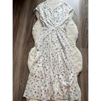 ราคา เดรส uniqlo สีขาวลายดอก size S used (23173798322)