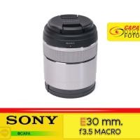 ราคา [USED] SONY E 30mm f/3.5 Macro Lens (Silver) YC *With Box**อดีตประกันศูนย์ (28458141671)