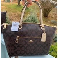 ราคา (ผ่อน 0%) ❤️ ของแท้!! พร้อมส่งในไทย!! Coach พัดหนัง 13" ลาย C Brown & Metallic Gold มีสายสะพายยาวมาด้วยค่ะ❤️❤️ (4268841092)