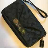 ราคา COACH SIGNATURE KHAKI BLACK OPTIC FLAP WRISTLET (956180549)