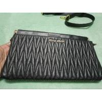ราคา กระเป๋า miu miu มือสอง ส่งฟรี!!!! (27801454502)