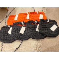 ราคา กระเป๋า Cos quilted bag mini ของแท้100% (22244789595)