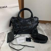 ราคา Like new Balenciaga mini city all logo ปี18 สีเทาเข้ม รุ่นนี้เก๋ๆเป็นลาย logo ตามตัวกระเป๋า สภาพสวยเลยค่า ยังงาม (6200985813)