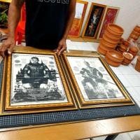 ราคา (ได้2ภาพ) บูชา กรอบรูป เสริมดวง พระนเรศวรมหาราช (บูชาปลดวิบากกรรมความทุกข์ใจ) และ พระเจ้าตากสินมหาราช (บูชาปลดหนี้) (5554393799)