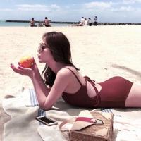 ราคา USED ONCE ONLY! ชุดว่ายน้ำวันพีชสีแดงเลือดหมู size m (6350984803)