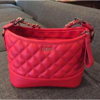 ราคา CHAPS กระเป๋าสะพายสีแดง มีตำหนิ (7853548755)