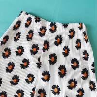 ราคา กางเกงพลีทขายาว กางเกงพลีทสีขาว ลายดอกเดซี่ (15267755221)