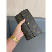 ราคา กระเป๋าตังค์หลุยส์งานตู้ญี่ปุ่นเกาหลีงานลุ้นตู้มือสองงดดราม่างดเปลี่ยนงดคืนขอคนรับได้ค่อยกดสั่งซื้อนะค่ะขายของตามสภาพค่ะ (51251196121)