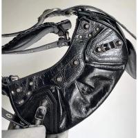 ราคา Balenciaga Le Cagole Series กระเป๋ารูปครึ่งวงกลม สำหรับสายบiker หนังแท้อิตาลี พร้อมส่ง (51353846437)