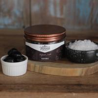 ราคา Skugga Estate Pyramid Salt (Black Garlic Salt) (22434177059)
