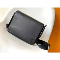 ราคา LOUIS VUITTON District PM กระเป๋าคาดไหล่หนังวัวสีพื้นสำหรับผู้ชาย สีดำ M30850 579 (29583401405)