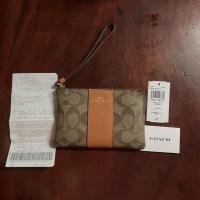 ราคา Coachแท้คล้องมือลายซีคาดส้มไซส์S(ส่งฟรี) (20429789186)