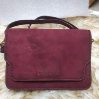 ราคา กระเป๋าสะพาย charles & keith SHOULDER BAG หนังแท้ มือสองค่ะ (27010418294)