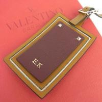 ราคา แท้ 100% VALENTINO GARAVANI สินค้าแบรนด์เนมมือสอง แท็กป้ายชื่อ มือสองไม่เคยผ่านการใช้งาน UNUSED Logos Leather Studs Name Tag 3484b (8360517071)